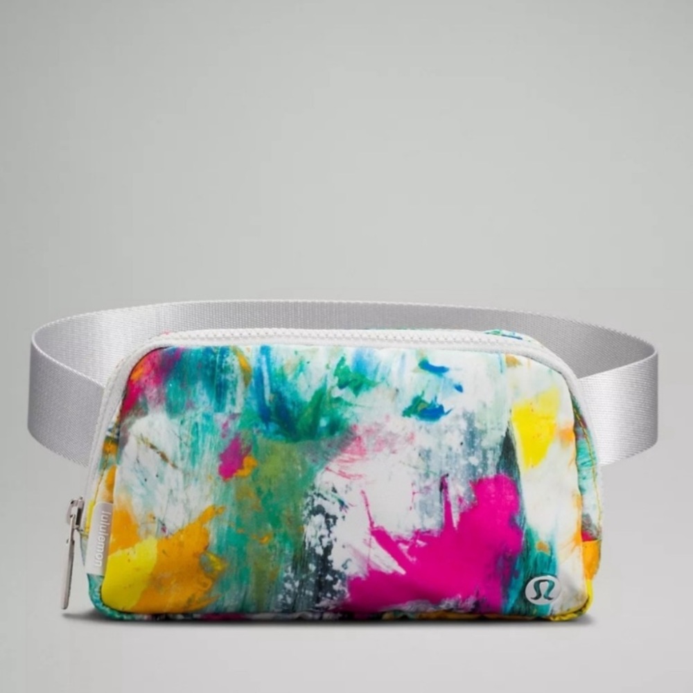 Lululemon Everywhere Belt Bag NWT
